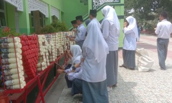 Dukung Project Penguatan Profil Pelajar Pancasila SMA Unggulan Al-Mizan Buat Ecobrick