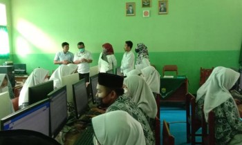 SMA Unggulan Al-Mizan Melaksanakan Ujian Sekolah Berbasis Komputer Tahun 2022