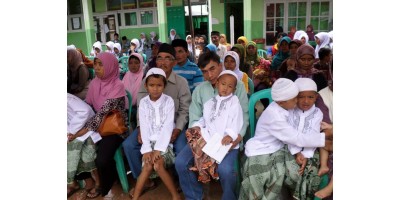 Maulid Nabi SMA Islam Al-Mizan Khitan 17 Anak Yatim & Duafa