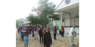 Jumat Sehat dan Berbagi SMA Islam Al-Mizan